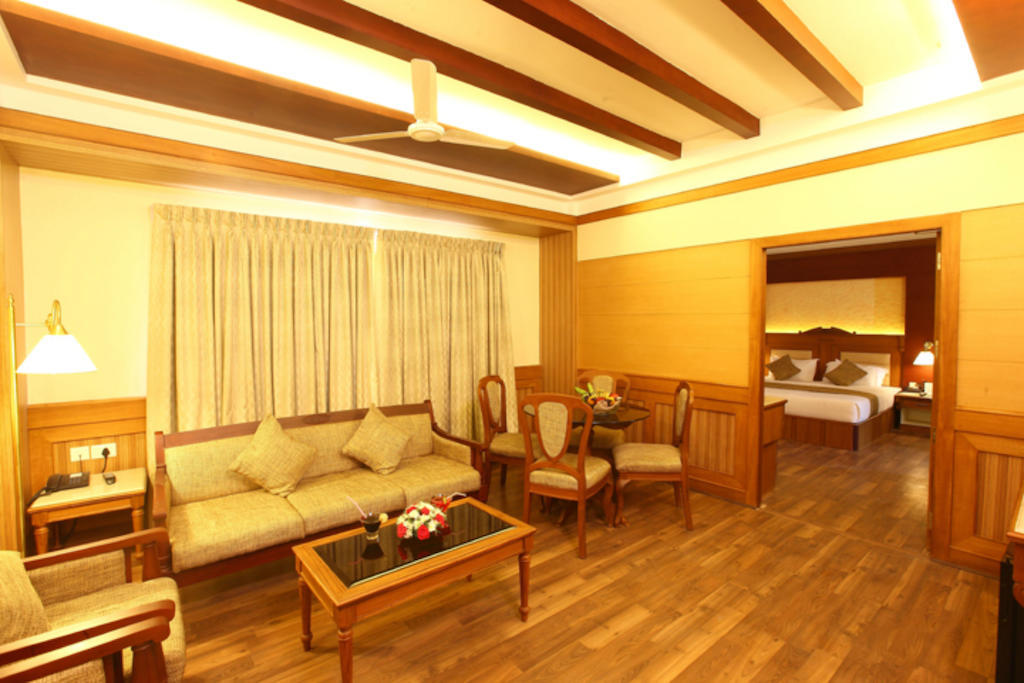 Hotel Airlink Castle Nedumbassery Zewnętrze zdjęcie