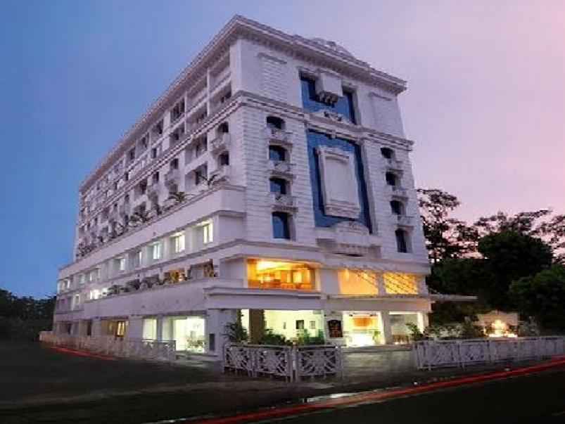 Hotel Airlink Castle Nedumbassery Zewnętrze zdjęcie