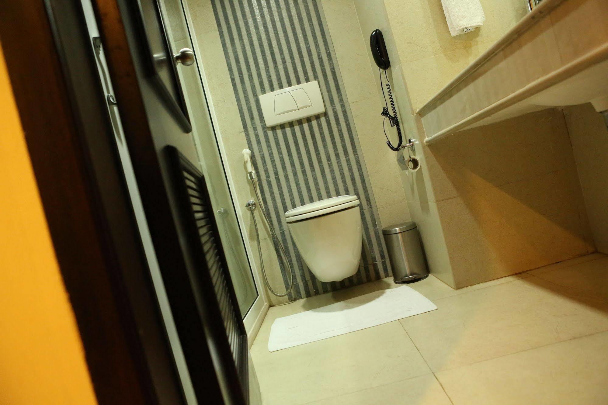 Hotel Airlink Castle Nedumbassery Zewnętrze zdjęcie